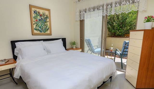 Our Little Strawberry 🍓 Charming Condo in RP