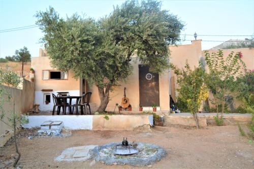Our Villa's Pine Cottage - HQ Budget Stay - Wonderful horizon view of Jerash