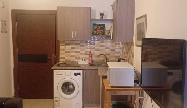 Overlooking studio in Abdoun near UN offices with serviced area