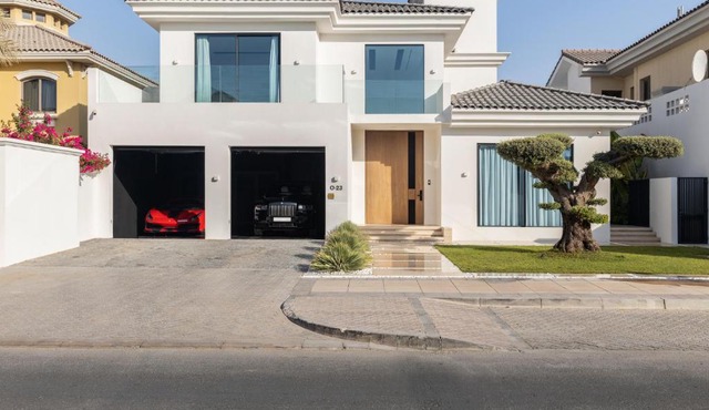 Palm Jumeirah Paradise - 5BR Villa - Infinity Pool