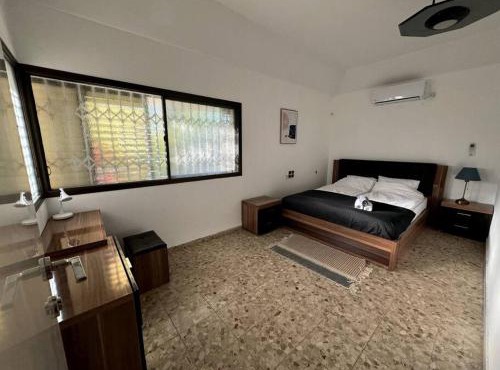 Patio Apartment with BBQ and parking