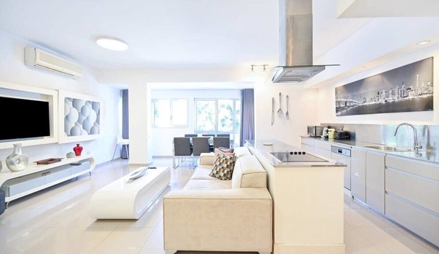 Peaceful 3BR near Frishman Beach by HolyGuest