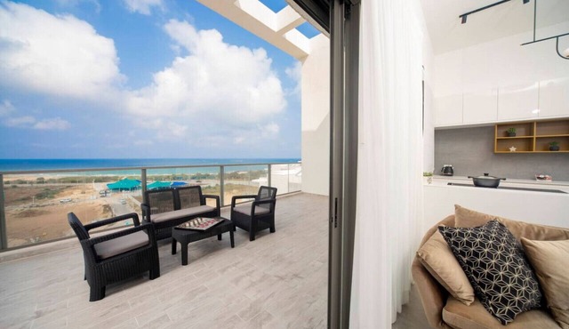 Penthouse Sunset Balcony by Sea N' Rent