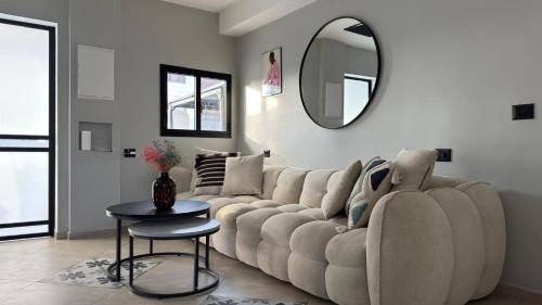 Penthouse with Jacuzzi,BBQ 2mn from sea Or Hakerem