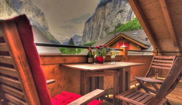 Penthouse with spectacular views. Sleeps 8. in Lauterbrunnen