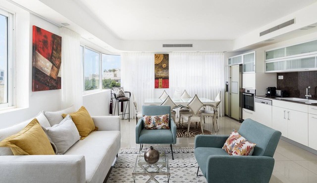 Penthouse with Terrace & Panoramic View by FeelHome