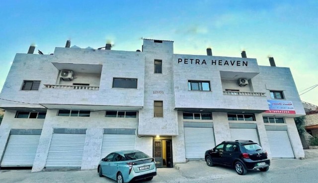 Petra Heaven Boutique - Superior King Room with Balcony