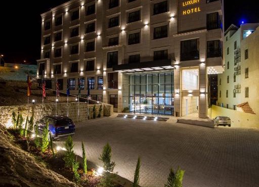 Petra Moon Luxury Hotel