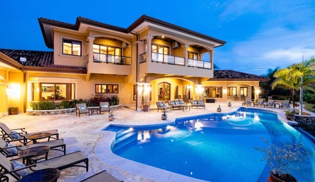 Playa Hermosa Hillside Villa 5BR Infinity Pool Sleeps 14 Villa Encantada