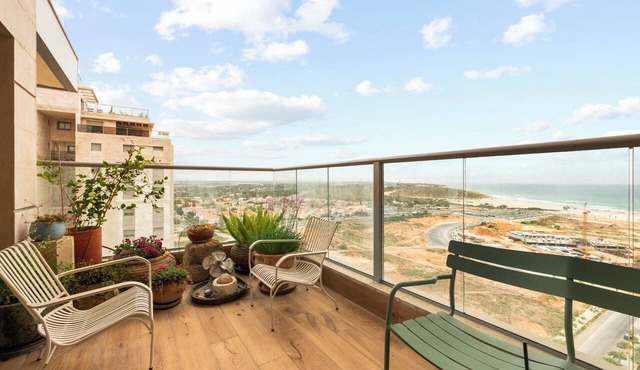 Poleg Beach Seaview Stylish Stay by Sea N' Rent