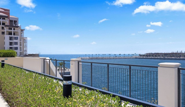 Portside Bliss La Mer 1 BR with Sea View