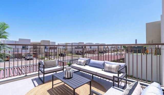 Posh and modern Studio with spacious balcony at Emaar South!