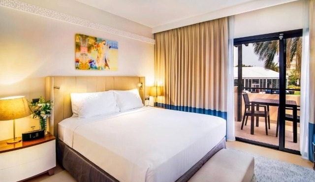 Premium Room Balcony Near Al Sarouj Roundabout