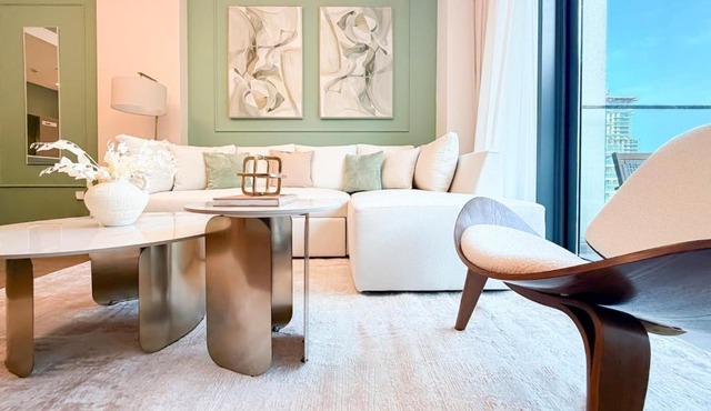 Prestigious 2 Bedroom Balcony Apt Central Park - City Walk