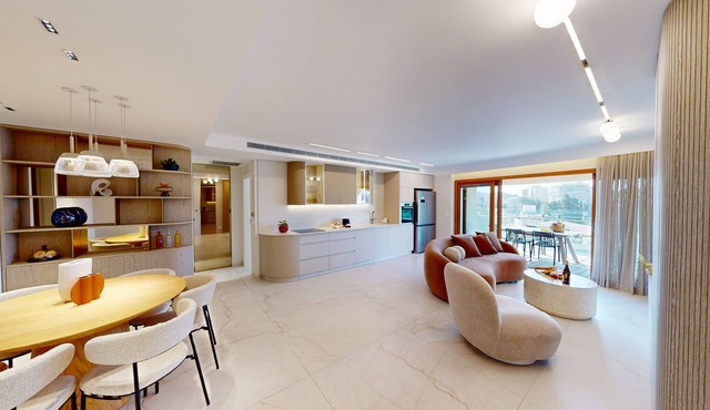 ★Prestigious King David 3BR/3BA - View! Pool & Gym★