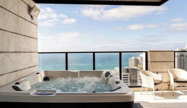 Prestigious penthouse in a luxury tower