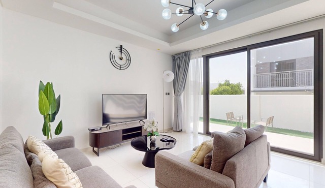 Primestay - Aster, Damac Hills 2