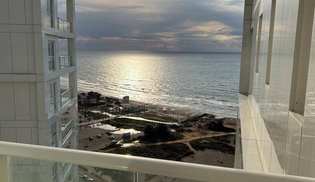 Prince Palace Hadera White Beach
