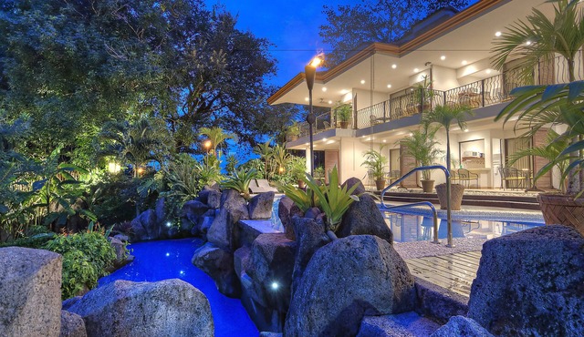 Pumilio Mountain & Ocean Hotel