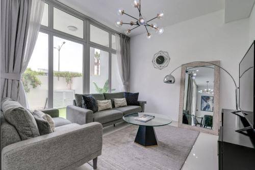 PVH - Chic 3BR Villa with Backyard - Albizia