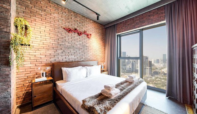 PVH - Edgy and Modern Comfort 1BR Downtown Views 2