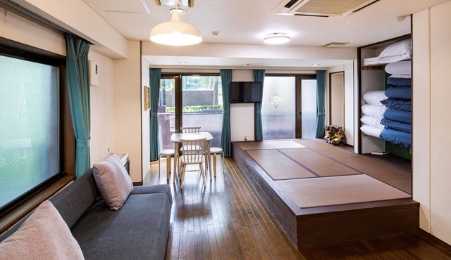 Quiet and Clean Parkside Studio Apartment in Sapporo, WiFi, Subway Station 350m in Sapporo