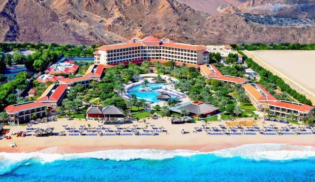 R 1525 Fujairah Rotana Resort & Spa Al Aqah Beach