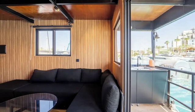 RedSeaSuite New Deluxe Duplex Suite Above Water