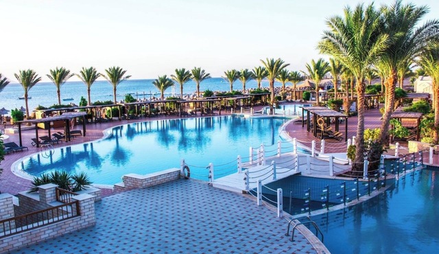 Relax in Style: All-Inclusive Garden-View Suite with Contemporary Comforts in South Sinai Governorate
