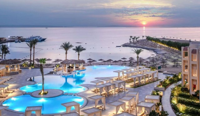 Relax in Luxury – All-Inclusive Pool-View Stay w/Tennis, Spa & Resort Amenities
