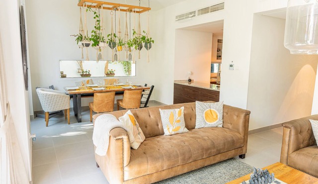 Relaxing 3BR Villa Retreat Garden + Lifestyle Amenities Mudon, Dubai