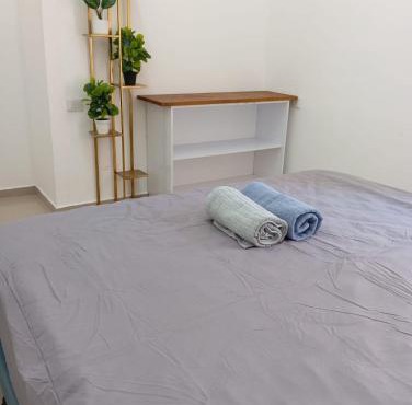 Renovated 2-room Oasis with Balcony