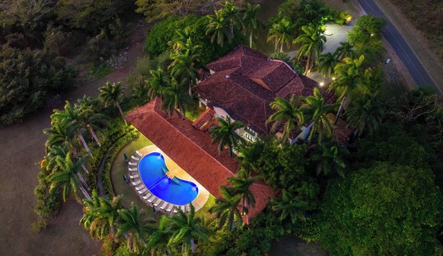 Resort Experience | Private Chef + Daily Service, 7 Days a Week | Near Beach, Sleeps Large Groups