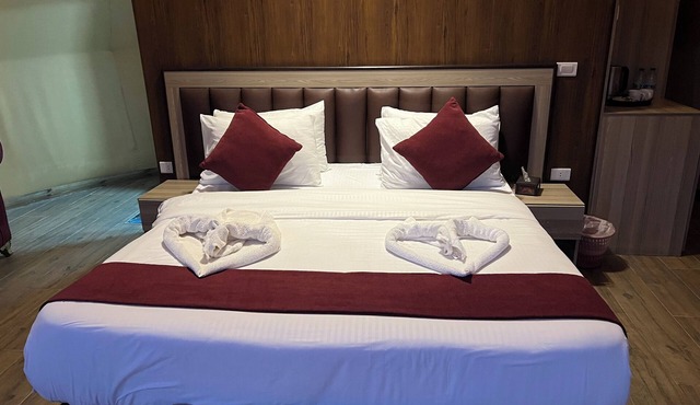 Rivan Luxury Camp where elegant comfort meets the timeless beauty of the mountai