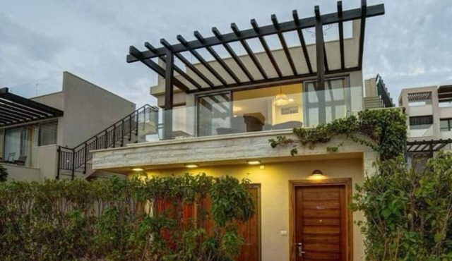 Rose beach chalet