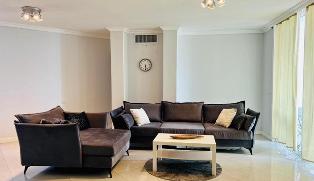 Royal Aparatment on the Sea , Blvd Nitza 34
