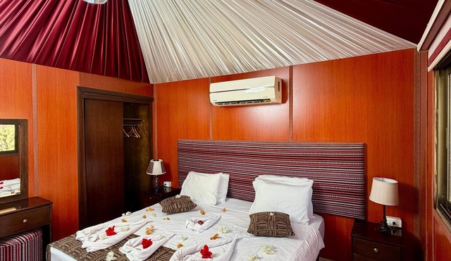Rum Oasis Luxury Camp