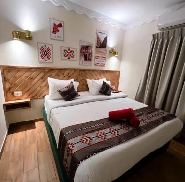 Sandra Hotel