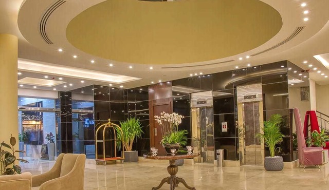 Sandy Palace Hotel