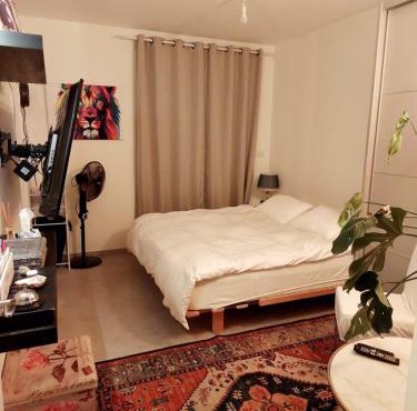 Sarin room