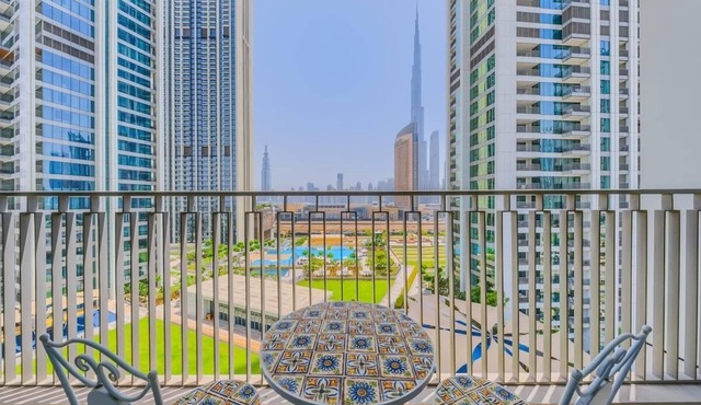 Scenic Burj Khalifa View, Downtown Location