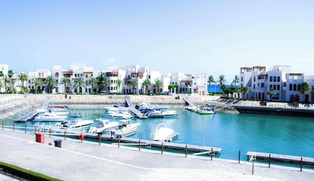 Scenic Marina View Retreat