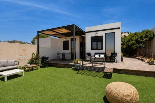 Sea & Desert Retreat