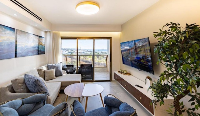 Sea Suites -סוויטה מהממת עם ג'קוזי ונוף לים והטיילת באשקלון