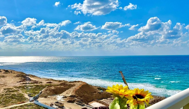 Sea & Sun project Beach front - luxury 4.5 rooms holiday apartment - open pool