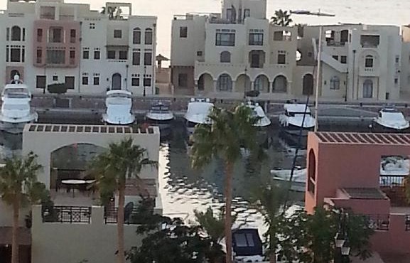 Sea View Apartment at Tala Bay Resort in Aqaba للعائلات و كبلز فقط