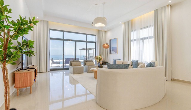Sea Views 4BR + Assistant's Room Villa with Heated Pool, Sharm - Al Dana Villa