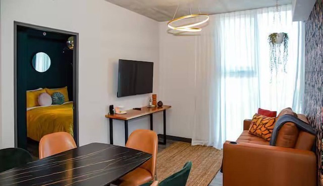 Secrt Sabana 2BR · Spacious Living · Pool & Gym · Parking · Apt 2209