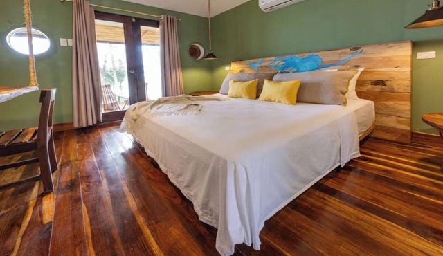 Serene Boat Room Retreat at Yemaya Reefs, Nature's Paradise in Nicaragua
