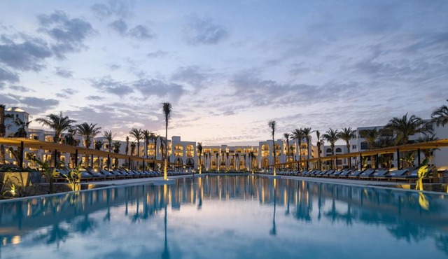 Serry Beach Resort